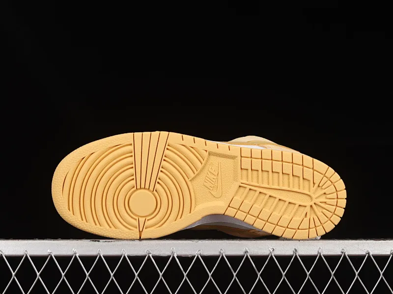 All categories Nk SB Dunk series Nk SB Dunk Low low-top sneakers Nk Dunk Low "Gold Suede" cheese pudding ice cream yellow and white SB low-top casual sports skateboard shoes DV7411-200